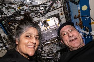 Image post by @iss on Instagram