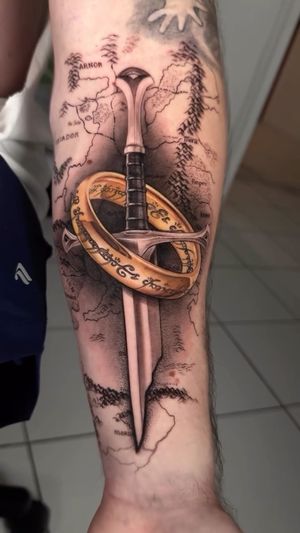 Video post by @skindesigntattoos on Instagram