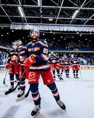 Image post by @redbullshop on Instagram