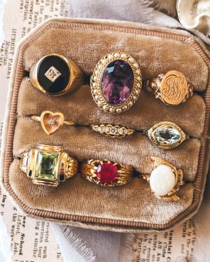 Image post by @maejeanvintage on Instagram