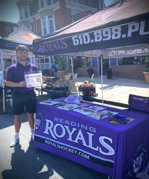 Image post by @readingroyals on Instagram
