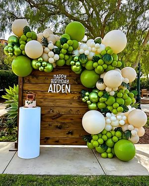 Image post by @winnerpartywholesale on Instagram
