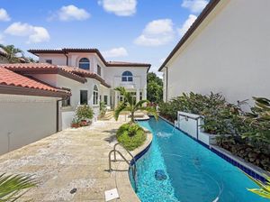 Image post by @ventasyrentasmiami on Instagram
