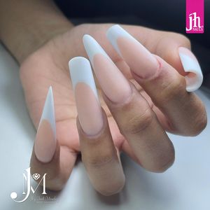 Image post by @jael_jhnails on Instagram