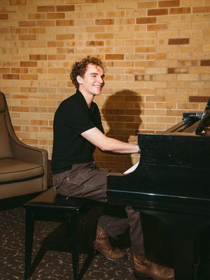 Image post by @aidenrossmusic on Instagram