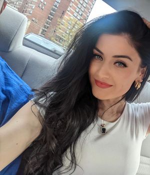 Image post by @zarinamunavarzadeh_official on Instagram