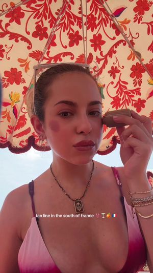 Video post by @anyaweitz on TikTok