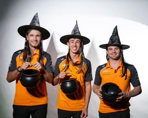 Image post by @arrowmclaren on Instagram