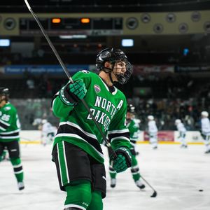 Image post by @undmhockey on Instagram