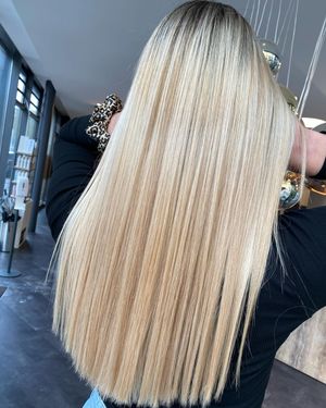 Image post by @enjoyhairstyling.aalen on Instagram