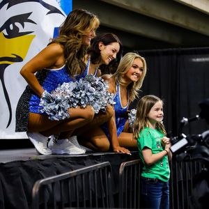 Image post by @coloradoeagleschicks on Instagram