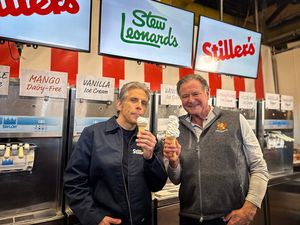 Image post by @stewleonards on Instagram
