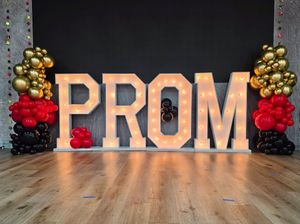 Image post by @Heather's Balloon Boutique & Decor on Facebook