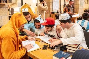 Image post by @aish_efg_men on Instagram