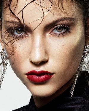 Image post by @tonimaltmakeup on Instagram