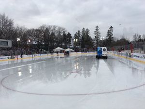 Image post by @HockeyDayMN on Twitter