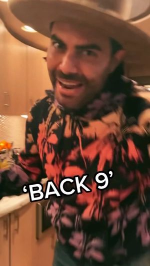 Video post by @nikomoon on Instagram