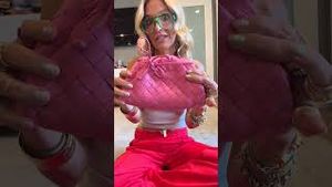 Video post by @shop.with.caroline on YouTube