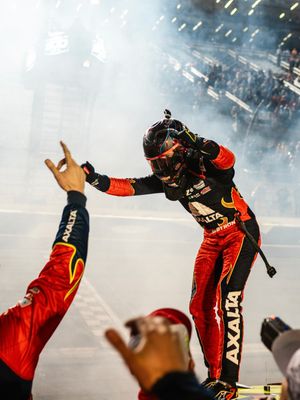 Image post by @teamhendrick on Instagram