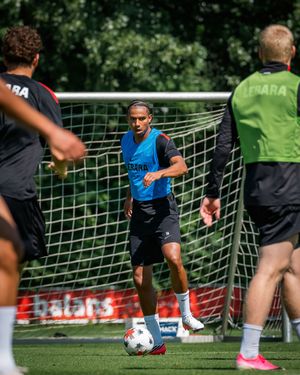 Image post by @azalkmaar on Instagram