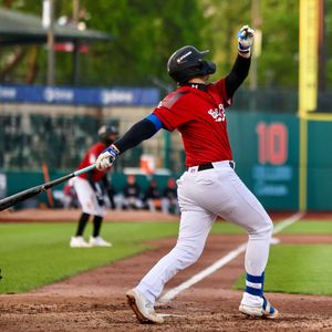 Image post by @greatlakesloons on Instagram