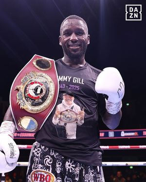 Image post by @daznboxing on Instagram