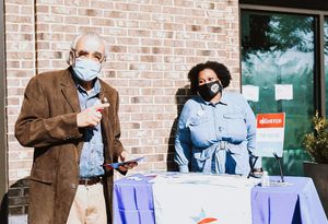 Image post by @momsorganicmarket on Instagram