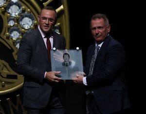 Image post by @HockeyHallFame on Twitter