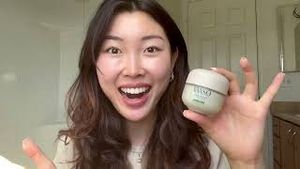 Video post by @shiseidousa on YouTube