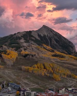 Image post by @skicrestedbutte on Instagram