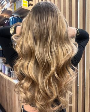 Image post by @enjoyhairstyling.aalen on Instagram