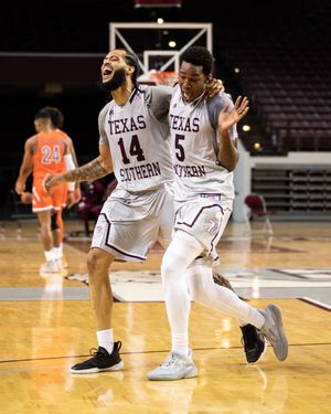 Image post by @TSUMensHoops on Twitter