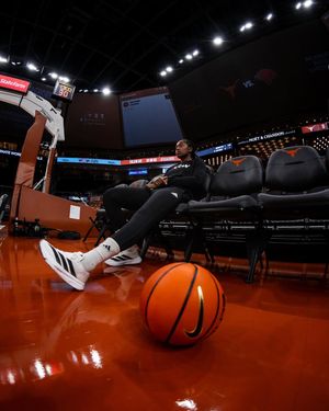 Image post by @uiw_womenshoops on Instagram