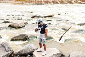 Image post by @undfootball on Instagram