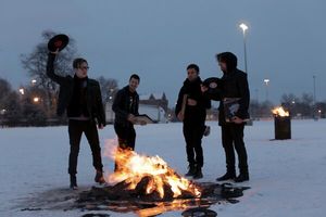 Image post by @falloutboy on Twitter