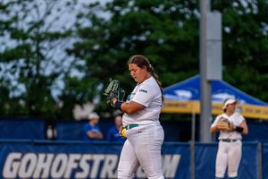 Image post by @UNCWsoftball on Twitter