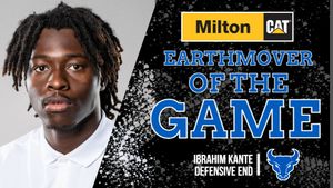 Image post by @UBFootball on Twitter