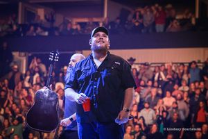 Image post by @LindsayScar34 on Twitter