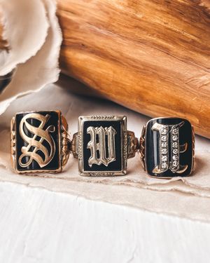 Image post by @maejeanvintage on Instagram