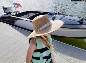 Image post by @retroboatrentalsatx on Facebook