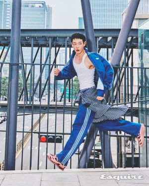 Image post by @esquire.korea on Instagram