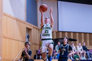 Image post by @oregonsportsphotos on Instagram