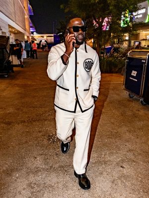 Image post by @kevinhart4real on Instagram