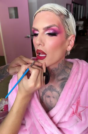 Image post by @JeffreeStar on Twitter