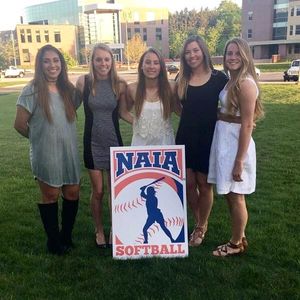 Image post by @davenportsoftball on Instagram