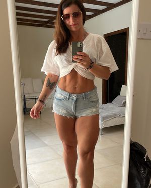Image post by @shi_strong on Instagram