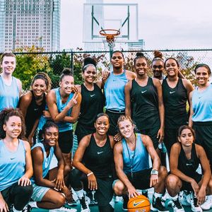 Image post by @ladieswhohoop on Instagram