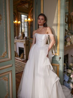 Image post by @dama_couture on Instagram
