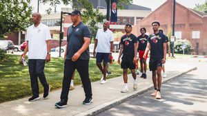 Image post by @LouisvilleMBB on Twitter