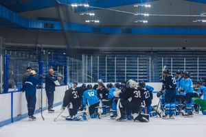 Image post by @urihockey on Instagram